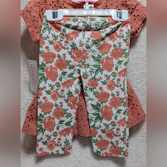 NWT Little Lass Girls 18 Month Coral Top 2 Piece Set Floral Pants Hair Bow - Picture 2 of 5